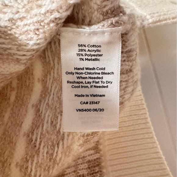 Talbots Women’s Shimmer Snowflake Fair Isle Crewneck Sweater Size XS Cream/Gold‎ - Picture 9 of 9